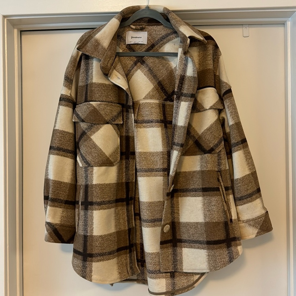 Plaid Shacket. Brown Stradivarius Shirt Jacket